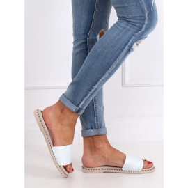 Bílé dámské pantofle 35-185 Bílé bílý 2