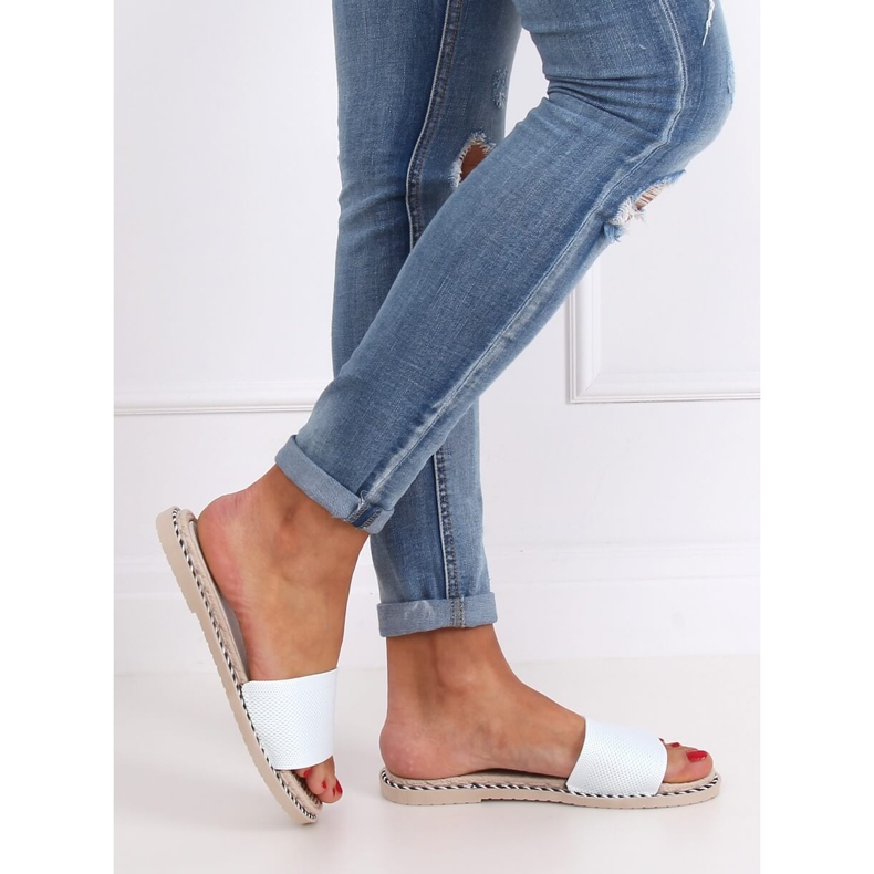 Bílé dámské pantofle 35-185 Bílé bílý 2