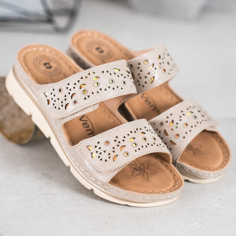 Evento Pohodlné pantofle na suchý zip hnědý 1