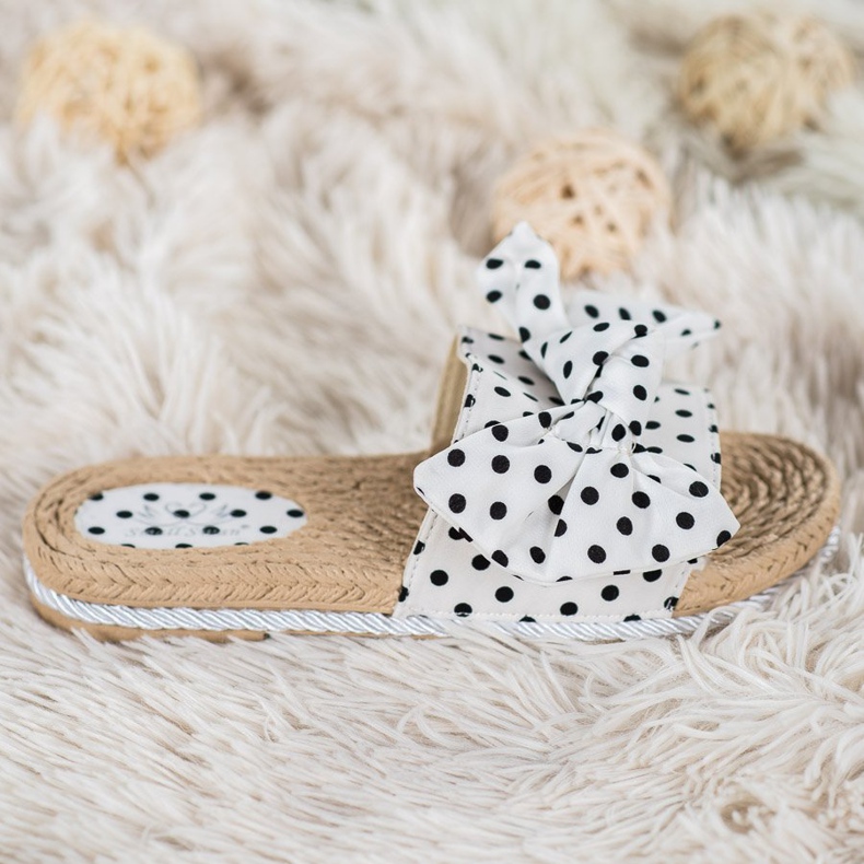 Small Swan Módní pantofle s mašlí bílý 2