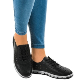 Černé prolamované sportovní tenisky JH81168-3 černá 1