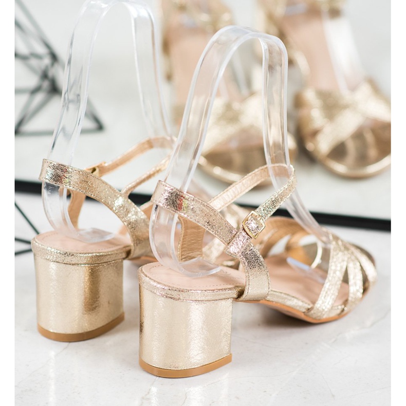 Small Swan Lesklé sandály na baru žlutá 1