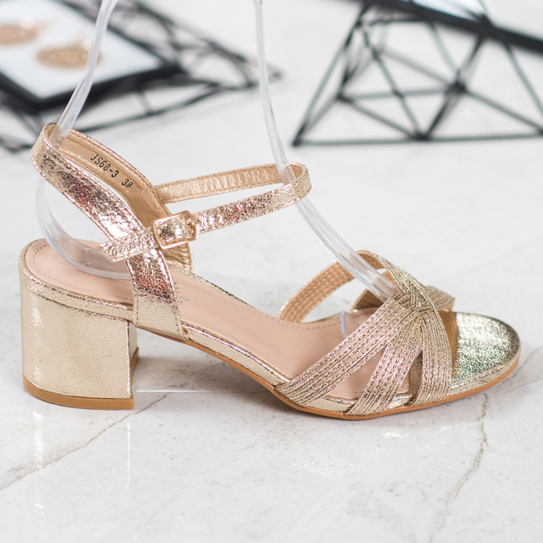 Small Swan Lesklé sandály na baru žlutá 2