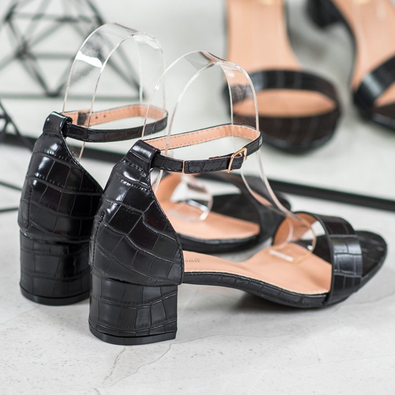 Small Swan Pohodlné sandály na nízkém sloupku černá 2