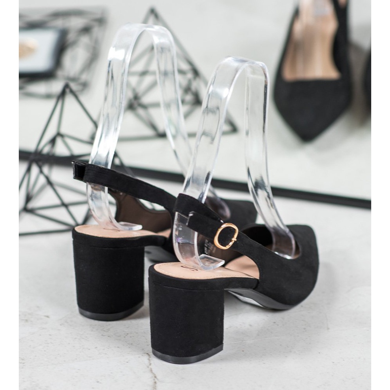 Seastar Lodičky s objevenou patou černý 2