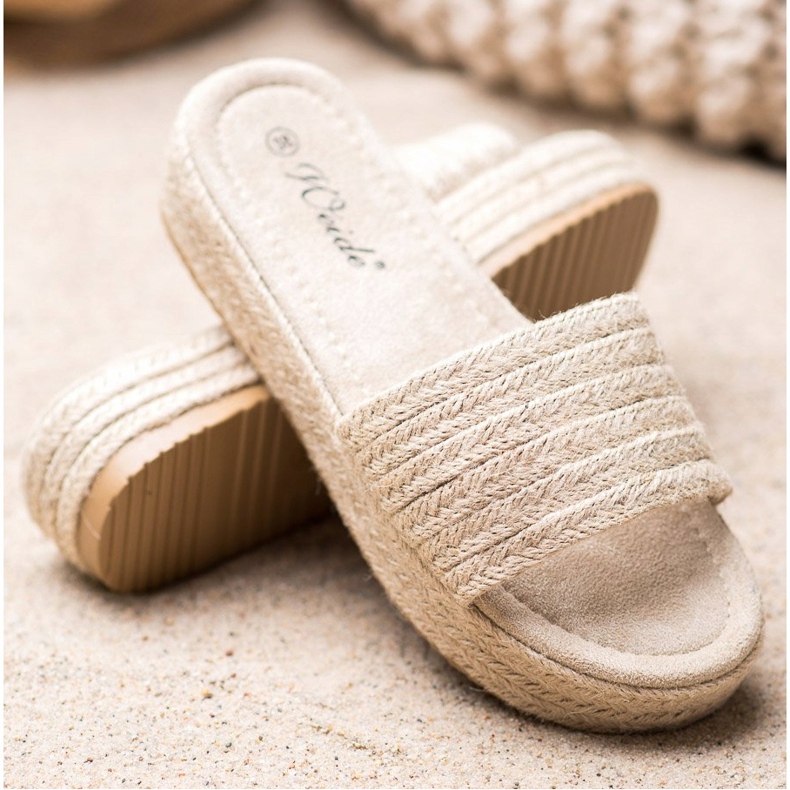 Weide Slámové pantofle na platformě béžový 1