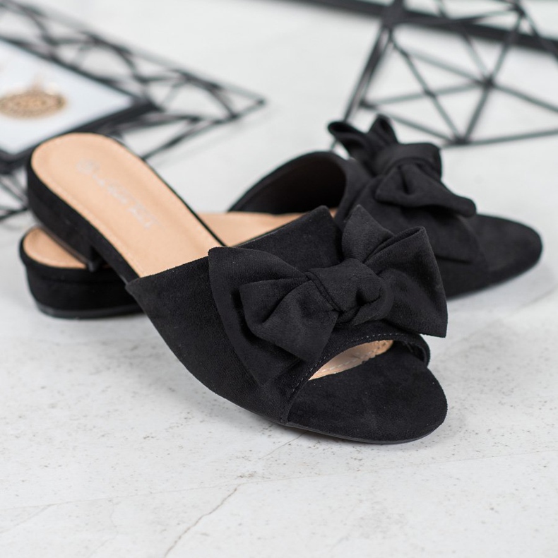 SHELOVET Černé pantofle na plochém podpatku černá 1