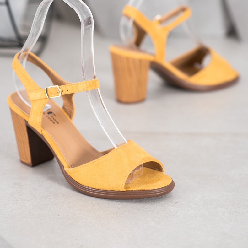 SHELOVET Sandály ze žlutého semiše žlutá 2