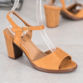 SHELOVET Velbloudí semišové sandály hnědý 1