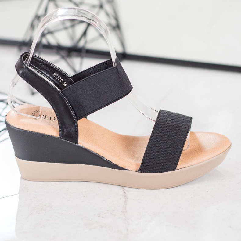 Clowse Lehké nazouvací sandály černá 2