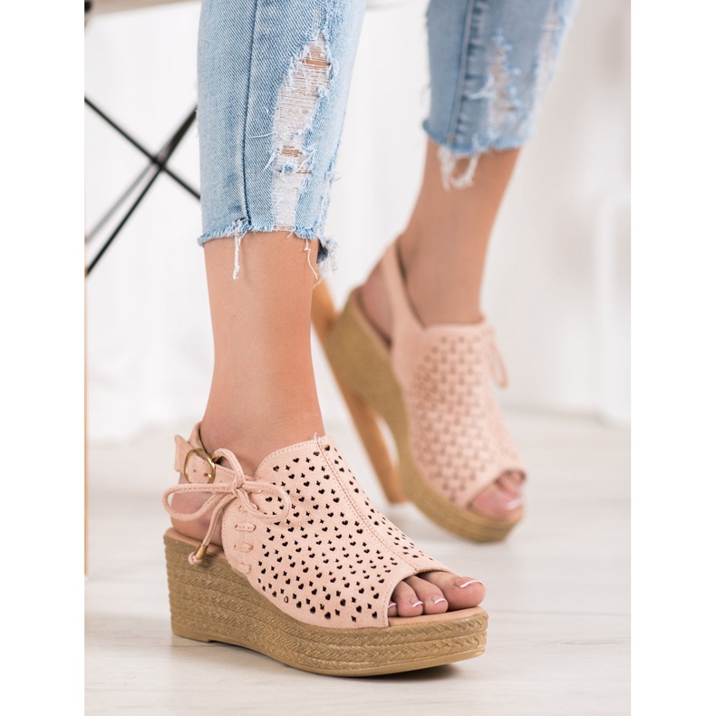 Small Swan Pohodlné prolamované sandály růžový 1