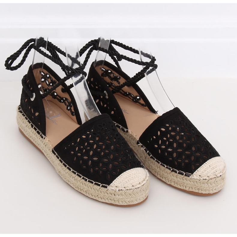 Přes kotník přivázané černé espadrilky G1573 černá černý 1