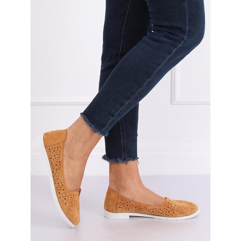 Velbloud ZA02P Velbloudí prolamované balerínky hnědý 2