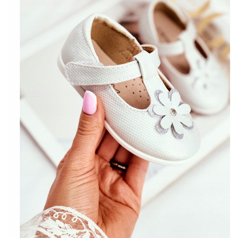 Apawwa Dětské balerínky se suchým zipem Flower Silver Antrela šedá 1