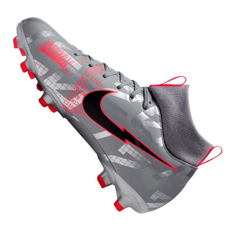 Kopačky Nike Superfly 7 Academy Mg Jr AT8120-906 vícebarevný stříbro 2