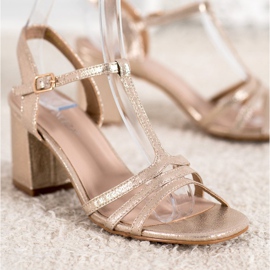 Lesklé sandály na baru VINCEZA zlatý 1