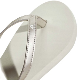 Pantofle Adidas Eezay Flip Flop F35034 vícebarevný 2