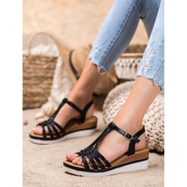 Mannika Pohodlné sandály na klínku černý 2