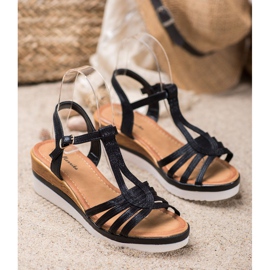 Mannika Pohodlné sandály na klínku černý 1