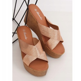 Klínové pantofle na šampaňské 10-235 šampaňské béžový 1 Klínové pantofle na šampaňské 10-235 šampaňské béžový 1