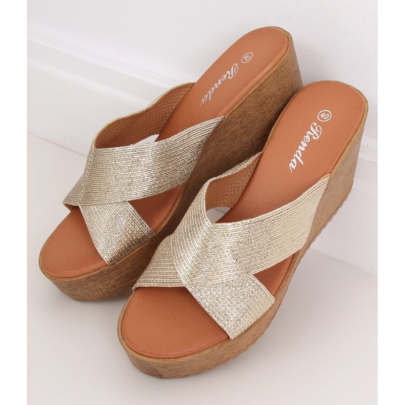 Zlaté klínové pantofle 10-235 zlaté zlatý 2