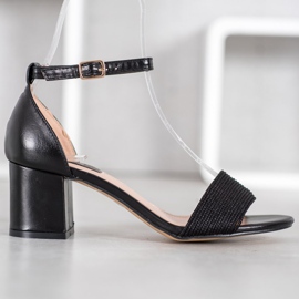 Nio Nio Stylové sandály na baru černý 2