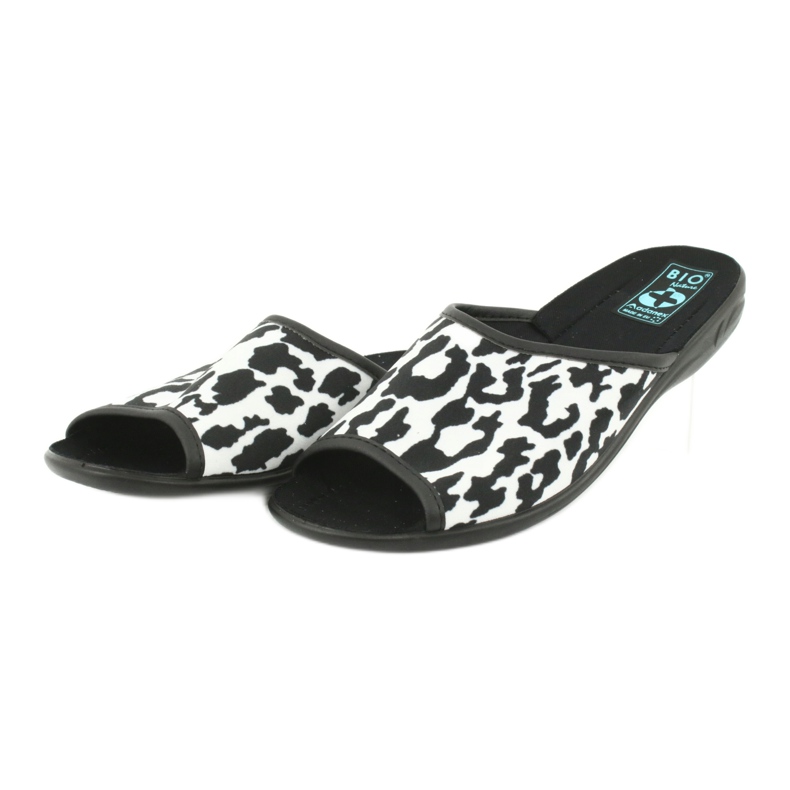Dámské pantofle Leopard Adanex 24957 bílý černý 2