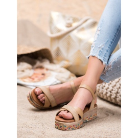 Small Swan Módní sandály s eko kůží hnědý 2