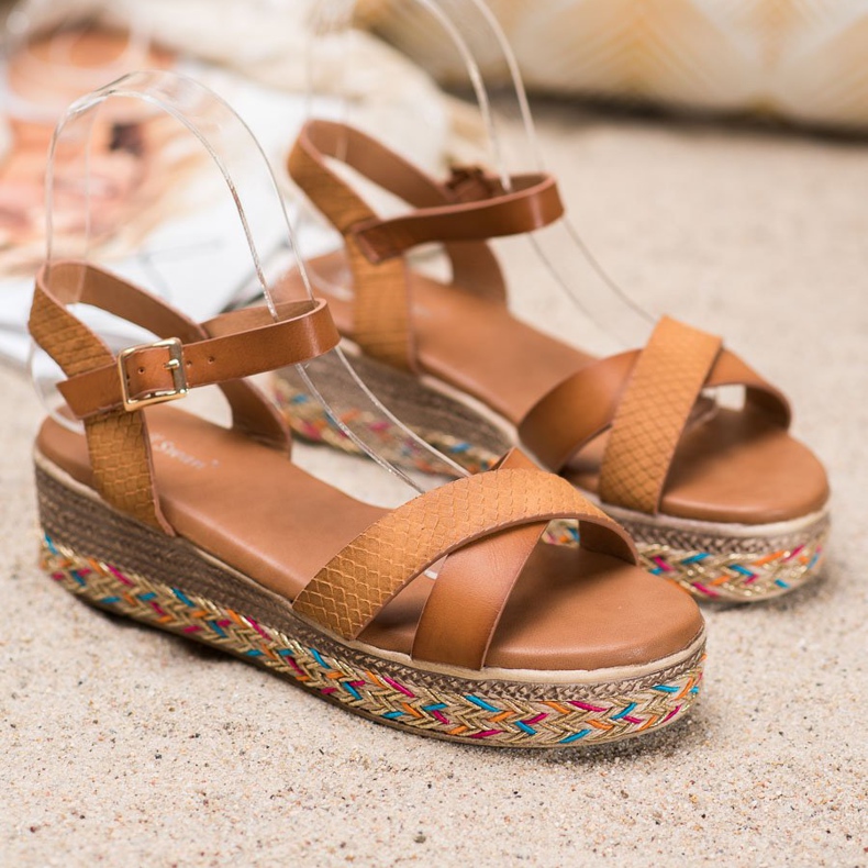 Small Swan Módní sandály s eko kůží hnědý 2 Small Swan Módní sandály s eko kůží hnědý 2