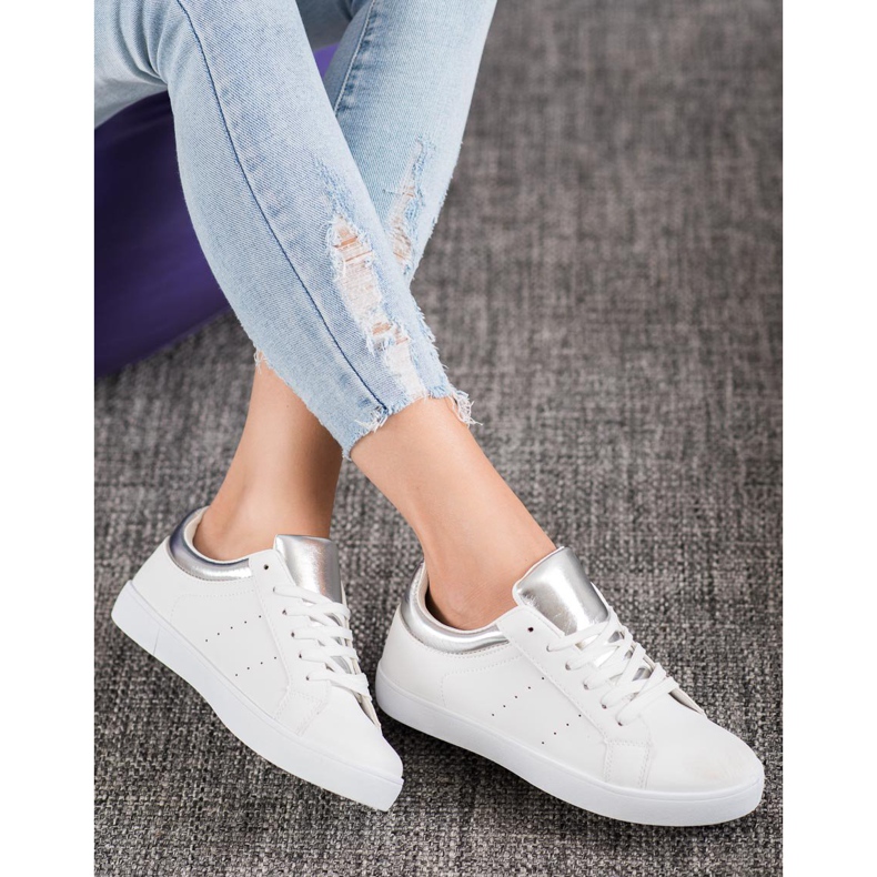 Bílé sportovní boty bílý šedá 2