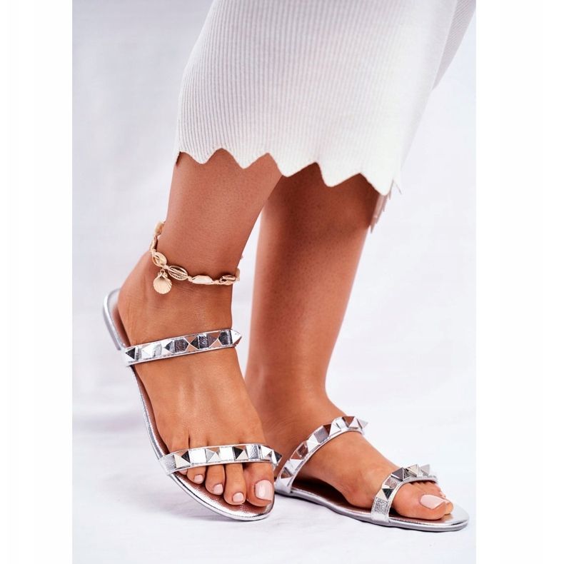 Dámské stříbrné pantofle Merrados s cvočky šedá 1