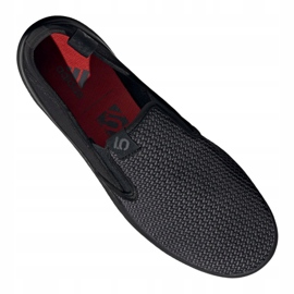 Boty Adidas Sleuth Slip-On M EE8941 černý šedá 1