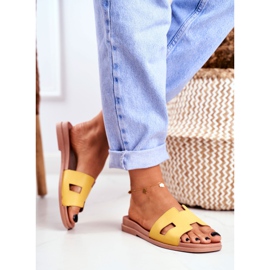 BUGO Dámské pantofle žluté geometrické klasické Theodora žlutá 2 BUGO Dámské pantofle žluté geometrické klasické Theodora žlutá 2