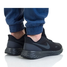 Boty Nike Revolution 5 4EU M BQ6714-004 černý 1