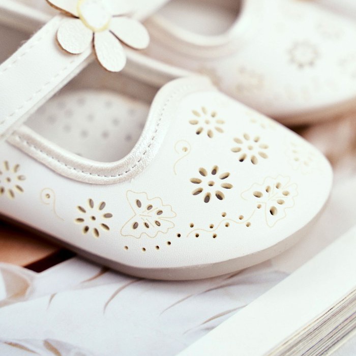 Apawwa Dětské balerínky na suchý zip Kwiatuszek White Flored bílý 2