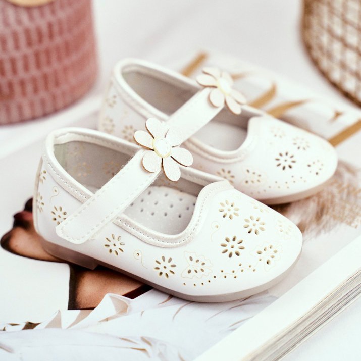 Apawwa Dětské balerínky na suchý zip Kwiatuszek White Flored bílý 1