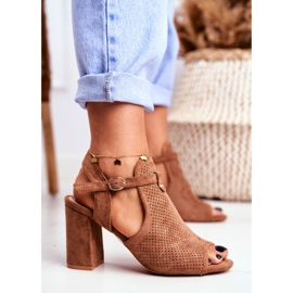 BUGO Dámské sandály na podpatku Prolamovaná hnědá Kira hnědý 2