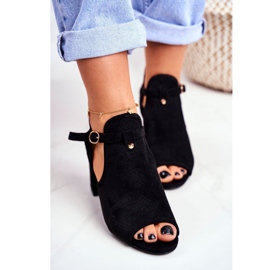 BUGO Dámské sandály na podpatku Prolamovaná černá Kira 1