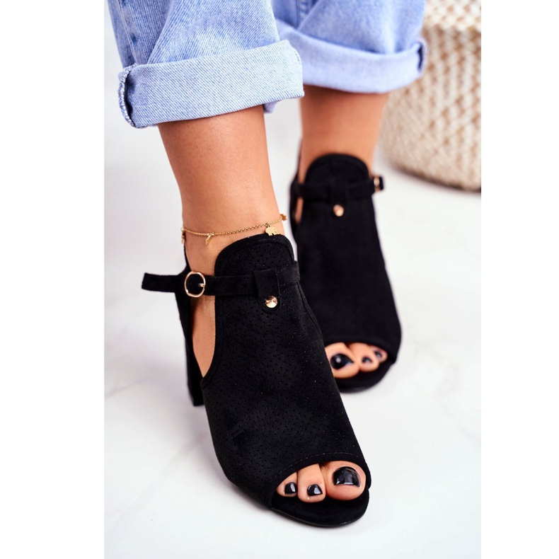 BUGO Dámské sandály na podpatku Prolamovaná černá Kira 1