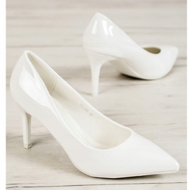 Small Swan Lakované kolíky bílý 1