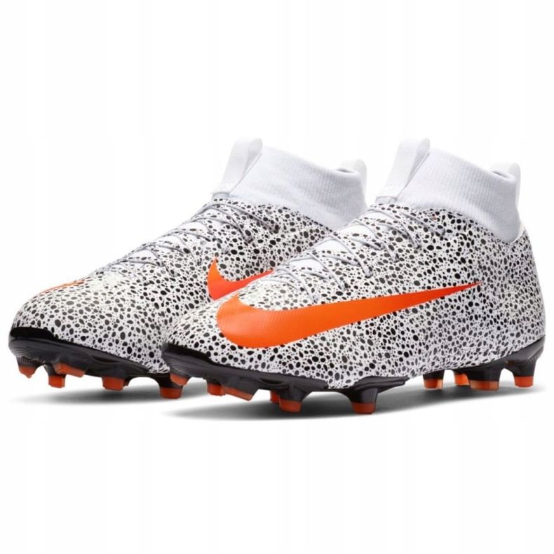 Kopačky Nike Mercurial Superfly 7 Academy CR7 FG / MG Jr CV3182-180 vícebarevný bílý 1