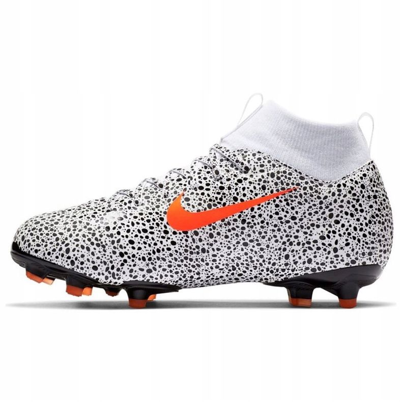 Kopačky Nike Mercurial Superfly 7 Academy CR7 FG / MG Jr CV3182-180 vícebarevný bílý 2