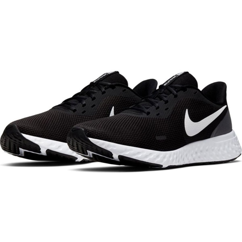 Běžecké boty Nike Revolution 5 BQ3204-002 černá 2