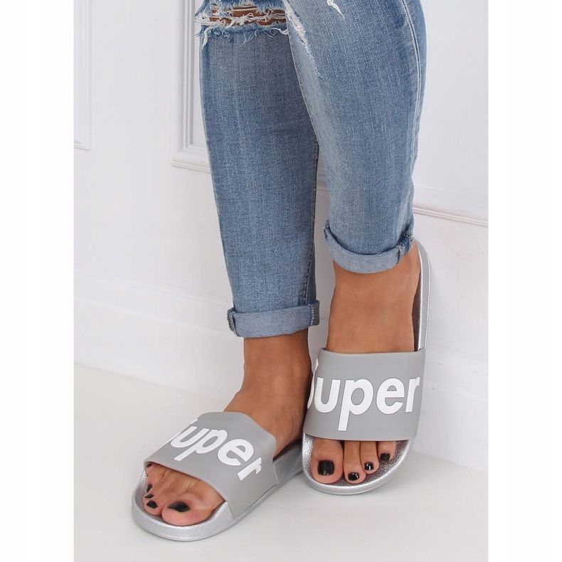 Šedé a stříbrné dámské pantofle CK110 Silver šedá 1