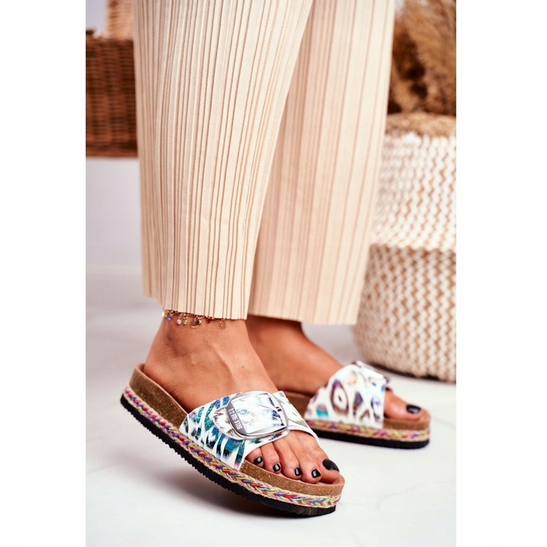 Dámské pantofle Big Star s metalickým vzorem DD274127 bílý 1