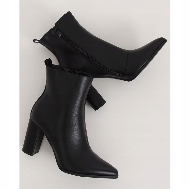 Klasické černé vysoké podpatky DA39P Black černá 1