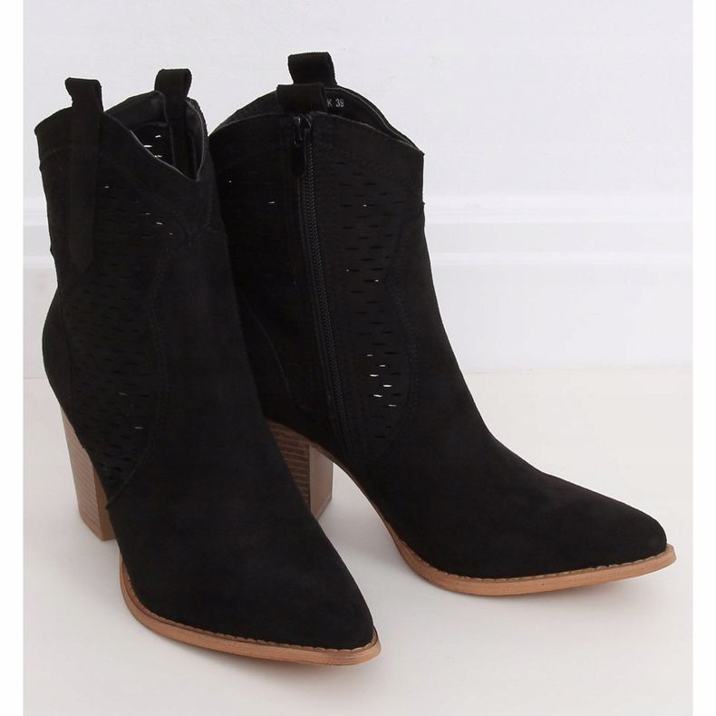 Černé prolamované kovbojské boty ZE05P černé černá 1