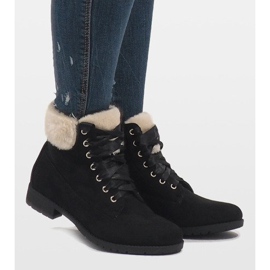 Černé izolované šněrovací boty C-7100 černý 2