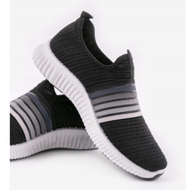 Černá nazouvací sportovní obuv TL502 2