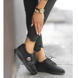 Černá lehká sportovní obuv PH-16 2